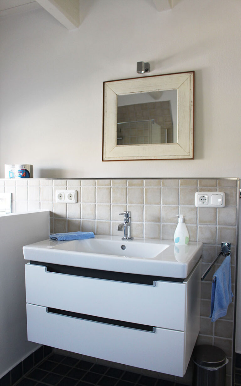 Ferienhaus-Amrum-Soederjaat-1_2-4-Personen_Bad_013